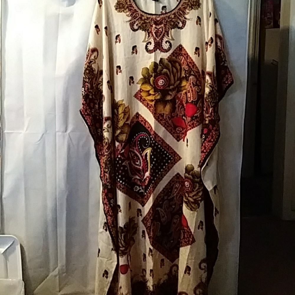 NWOT Beautiful Caftan